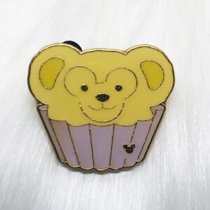🔮 5/$25 Disney Duffy the‎ Bear Carnival Treats Cupcake Pin